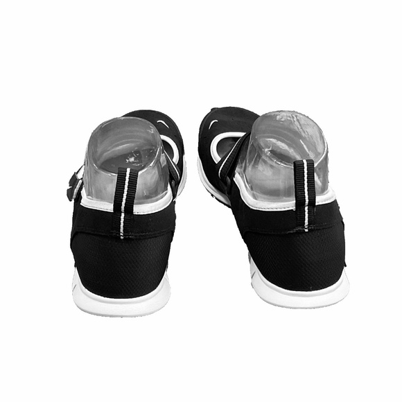 Nike NWT Mary Jane Size 6 Black Sneakers Shoes - Picture 8 of 9